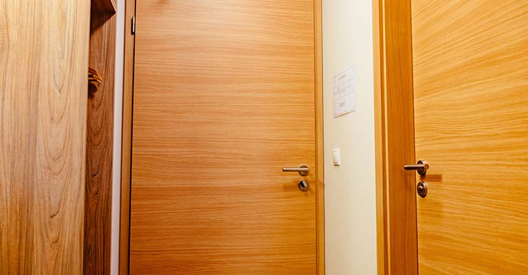 Porte d'intérieur en bois